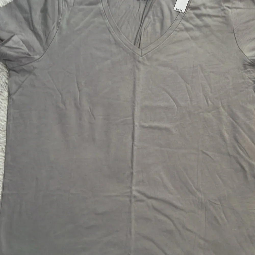 NWT HUE Sleep Top Size Medium